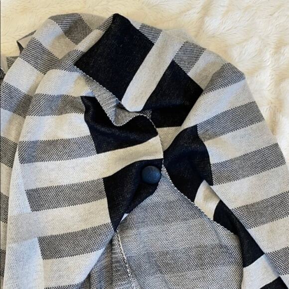 Joseph A Modern Plaid Striped Cape Cardigan | Size OS - Picture 4 of 5